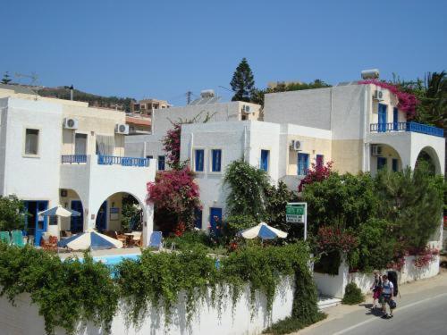 Creta Sun Hotel Studios Agia Pelagia  Buitenkant foto